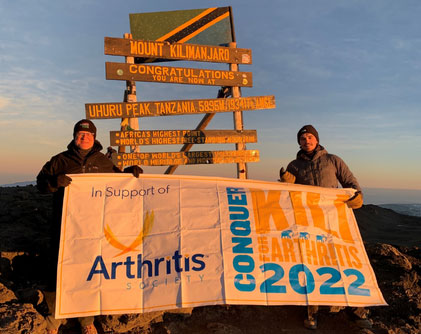 Marcello Chiacchia et son fils, Diego au sommet du Kilimanjaro