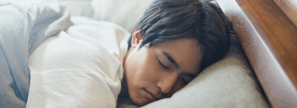 Un homme qui dort paisiblement